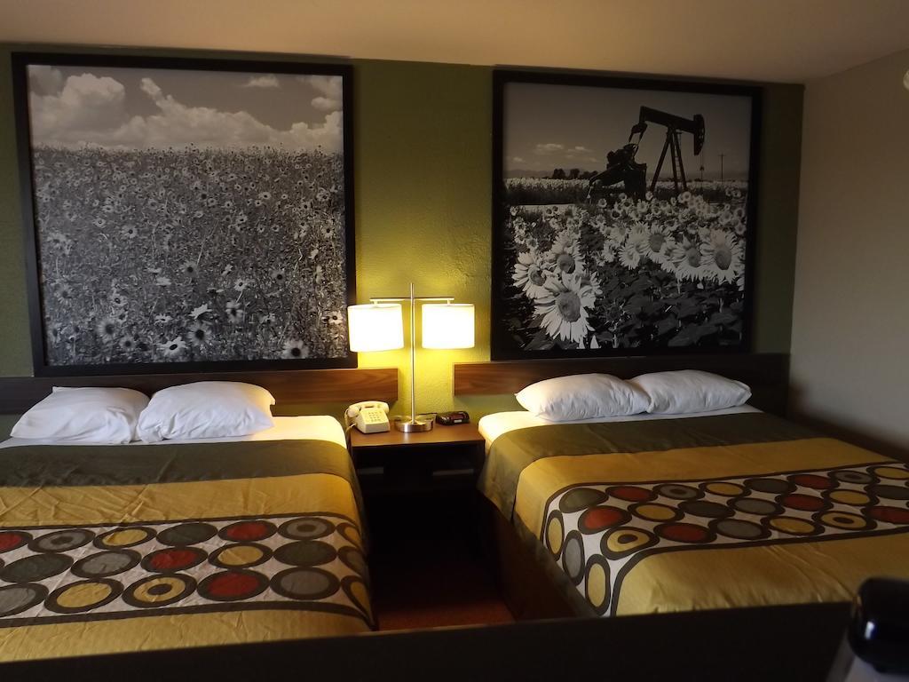 Super 8 By Wyndham Sterling Co Hotel Exterior foto